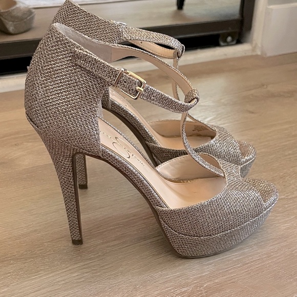 Jessica Simpson Bansi platform gold heels - Picture 6 of 9